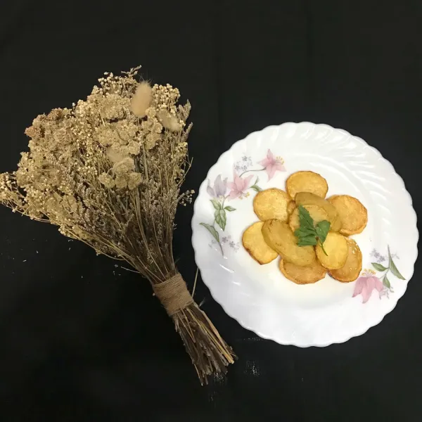 Goreng kentang.