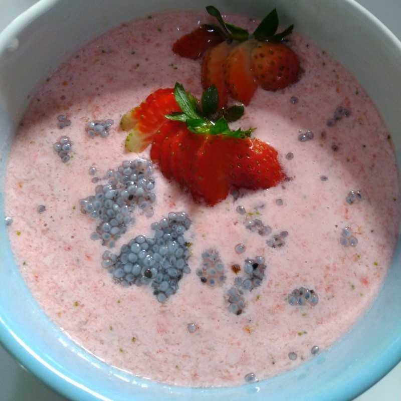 Resep Strawberry Smoothie #JagoMasakMinggu11 dari Ni Made 