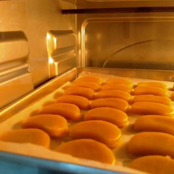 Panggang dengan suhu api 160° selama 20-25 menit atau sesuaikan oven masing-masing.