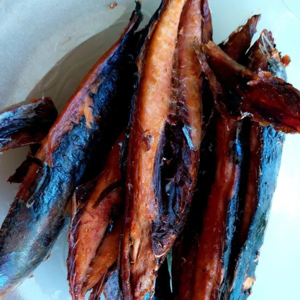Goreng ikannya.