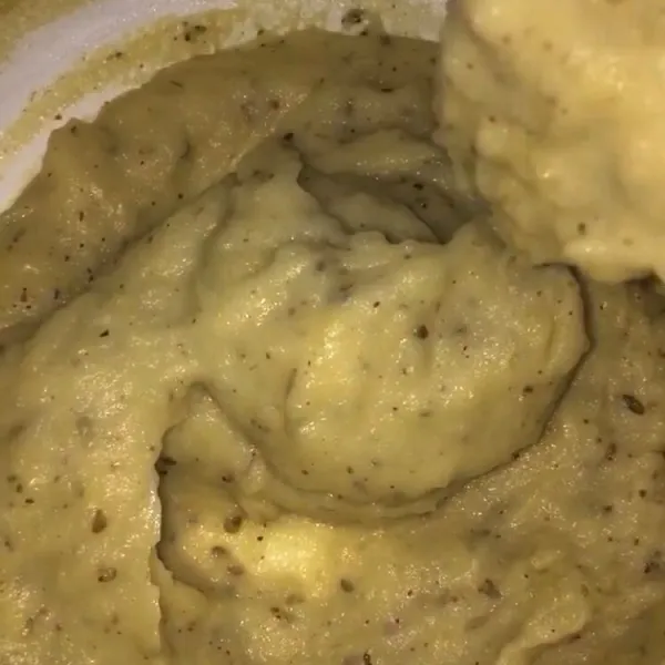 Cheesy Mashed Potato siap dihidangkan.