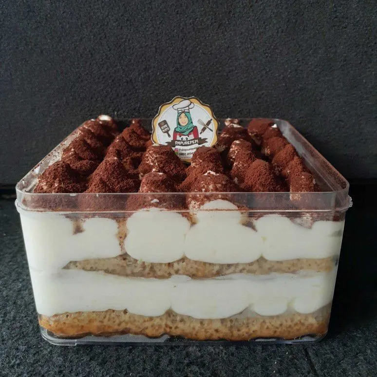 Tiramisu Dessert Box