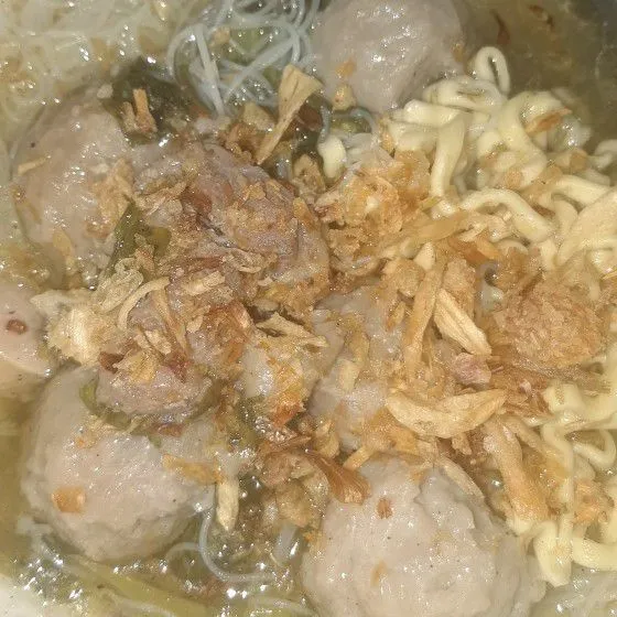 Bakso sapi siap dinikmati.