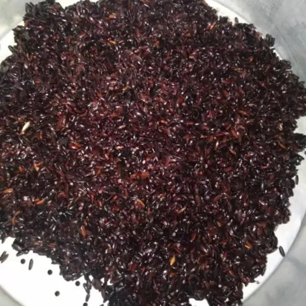 Kemudian tiriskan dan kukus (dengan 1 liter air) sebentar sampai mulai bisa di pencet empuk.