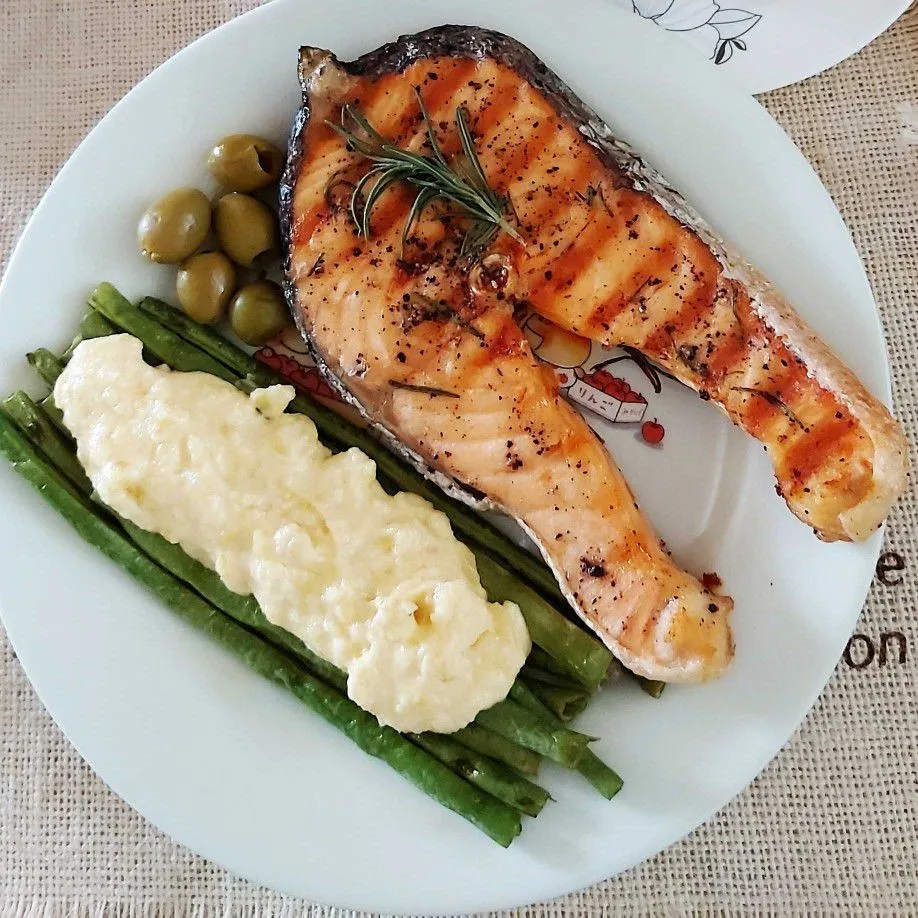Grilled Salmon with Mayonaise