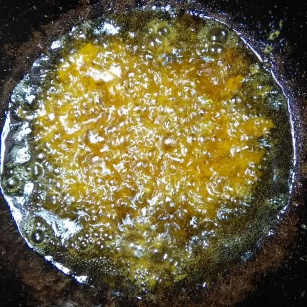 Goreng semua bumbunya hingga kering.