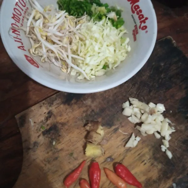 Siapkan untuk membuat kuah bakso.