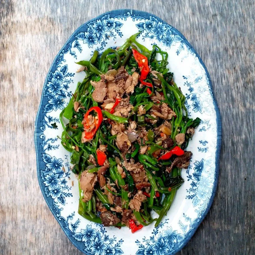 Tumis Kangkung Tuna Suwir