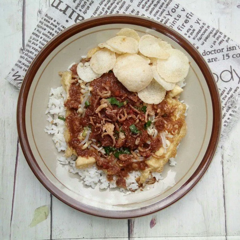 Nasi Tahu Telur Bumbu Kacang