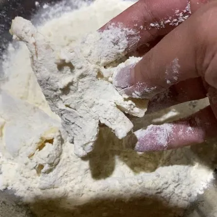 Untuk hasil yang lebih krispi, jangan lupa remas2 jamur pada tepung.