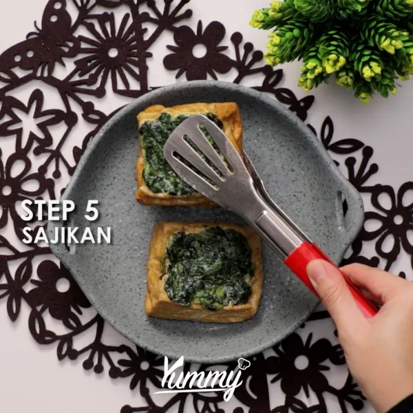 Tahu Bayam siap disajikan bersama dengan siraman Saus Jamur.