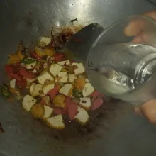 Tambahkan air secukupnya. tunggu hingga air mendidih.