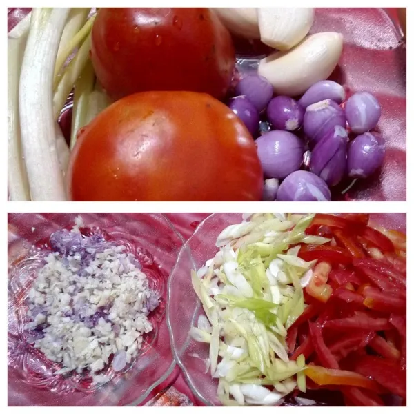 Bawang putih dan bawang merah digeprek lalu rajang kecil-kecil. Daun prei dan tomat iris tipis-tipis. Boleh ditambah irisan cabe rawit bila suka.