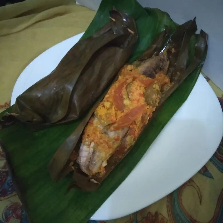 Pepes Pindang Belimbing Wuluh