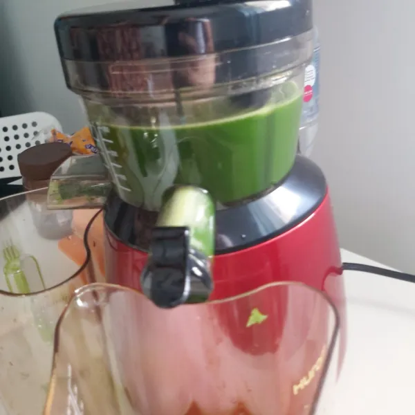 Juice semua bahan hingga tercampur seluruhnya.