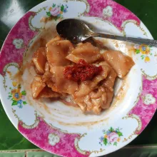 Tambahkan sambal terasi aduk rata.