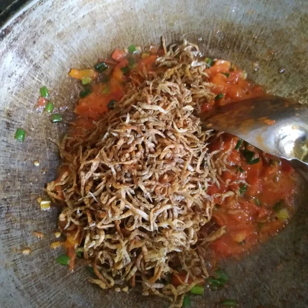 Masukkan Penja goreng, aduk rata.