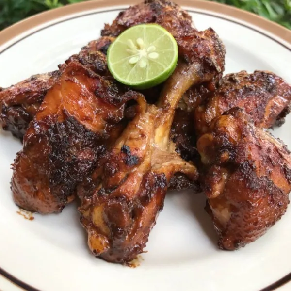 Ayam panggang siap disajikan. 👌🏻