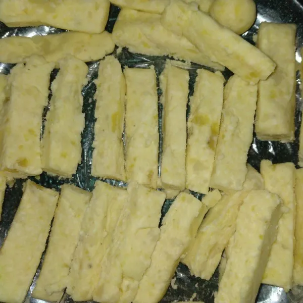 Potong sesuai selera.