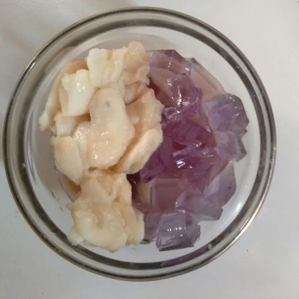 Tata di mangkok sirsak yang telah di blender, sirsak utuh, jelly.