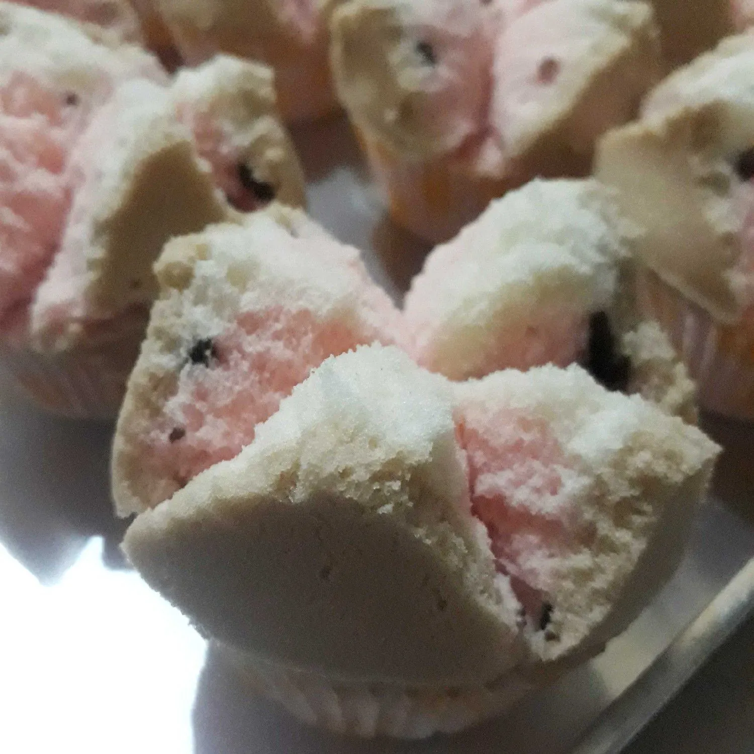 Bolu kukus CaBery (mocca strawberry)