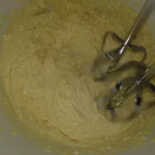 Setelah mengkristal, mixer dengan kecepatan tinggi bersama sp yg sudah ditim.
