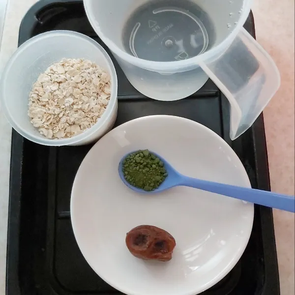 Siapkan bahan bahan.