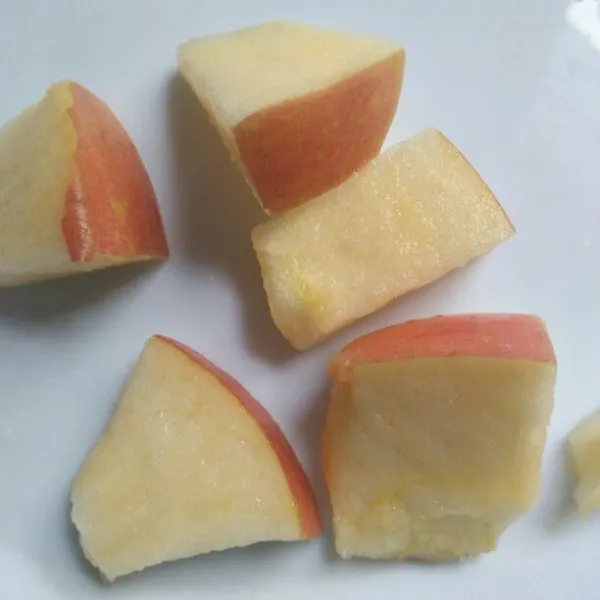 Potong - potong apel.