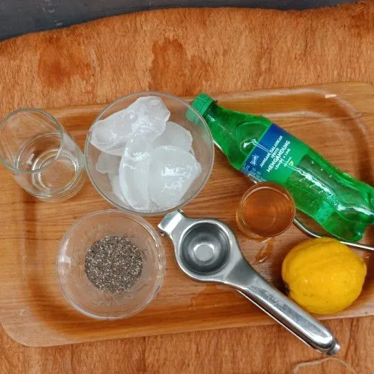 Siapkan bahan-bahannya.