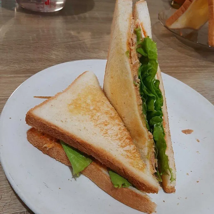 Spicy Tuna Mayo Sandwich