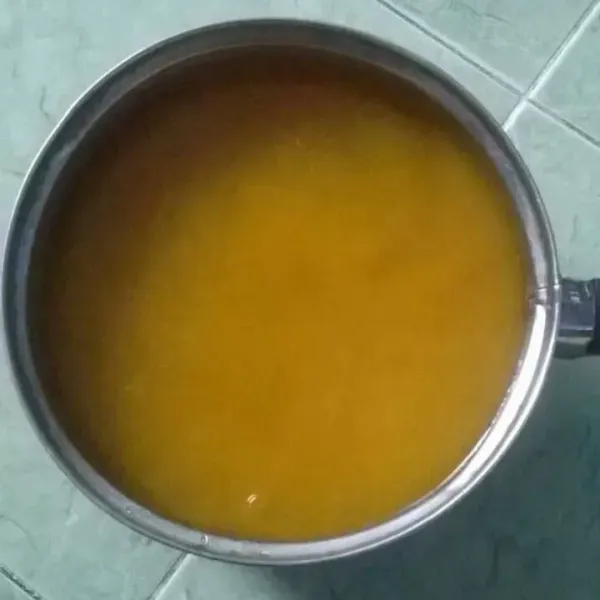 Campurkan semua bahan kedalam panci, dan masukkan air