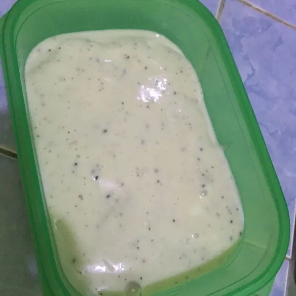 Pindahkan dalam wadah tertutup.