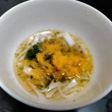 Lalu masukkan buah kesemek parut. Aduk rata