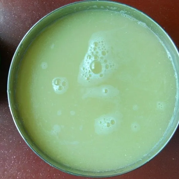 Kemudian saring jus belimbing. Sisihkan