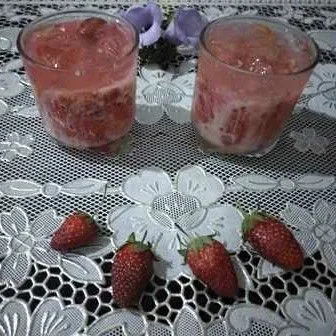 Iced Strawberry Mix #JagoMasakMinggu1Periode2