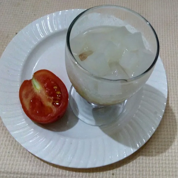 Tambahkan nata de coco.