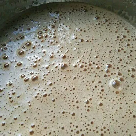 Mixer menggunakan kecepatan tinggi sampai mengembang.