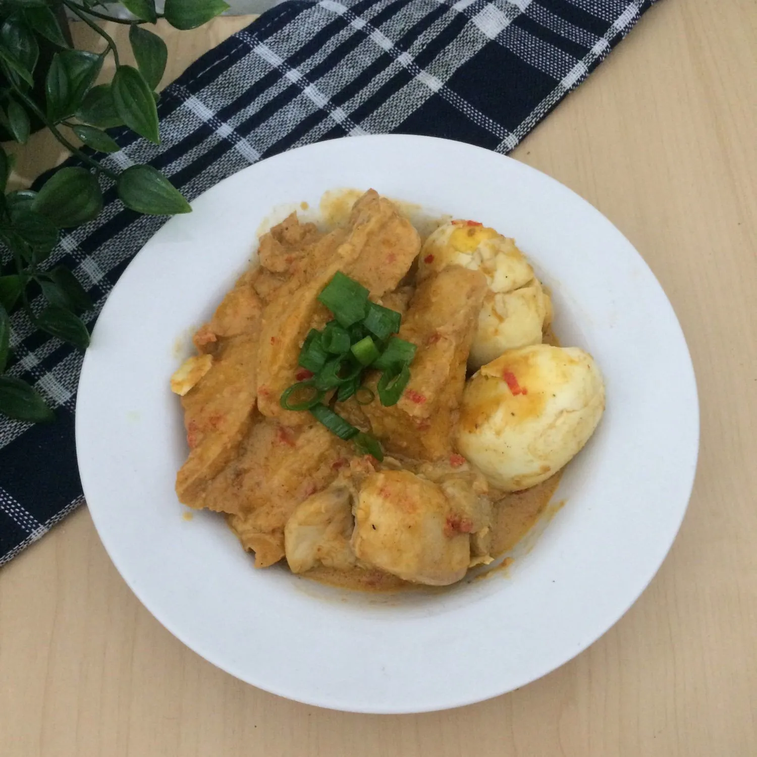 Semur Ayam, Telur, Tahu kuah Santan