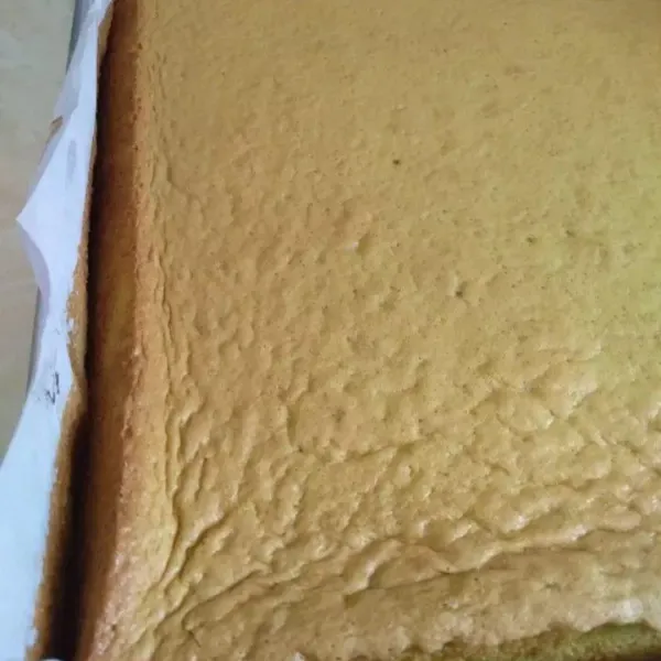 Oven dengan suhu 150°C selama 20 menit hingga matang rata (jika dites tusuk adonan tidak lengket di tusuk).