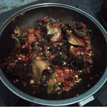 Koreksi rasa lalu matikan api. Siap dihidangkan.