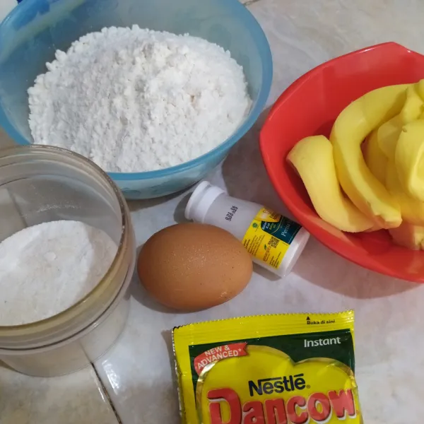 Siapkan semua bahan. Panaskan oven disuhu 170°.