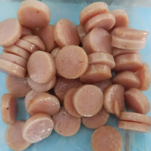 Goreng sosis sebentar, sisihkan.