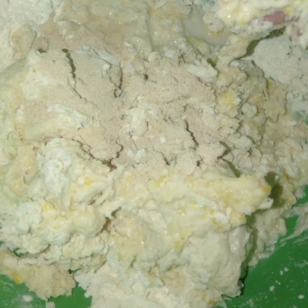 Campurkan semua bahan hingga rata.