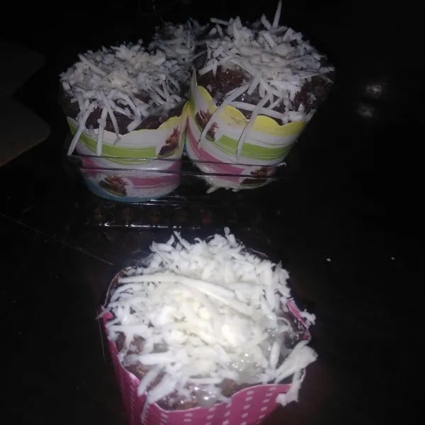 Lalu taburi keju parut. Siap dinikmati.