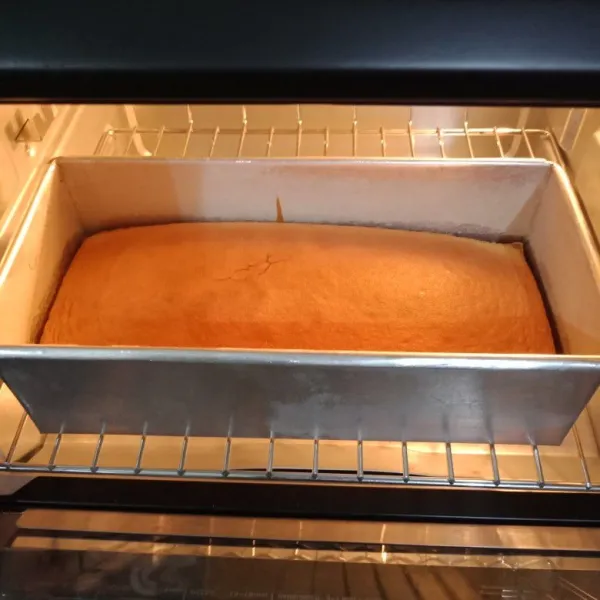 Panggang kurang lebih 25 menit dengan suhu 160° C api atas bawah.