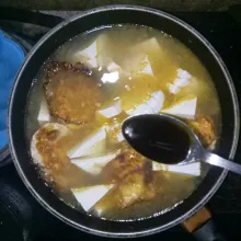 Beri kecap, garam & penyedap rasa. Tunggu hingga mendidih & air menyusut.