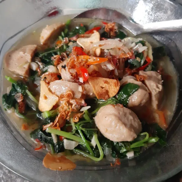 Taburi bawang goreng, masakan siap dinikmati.