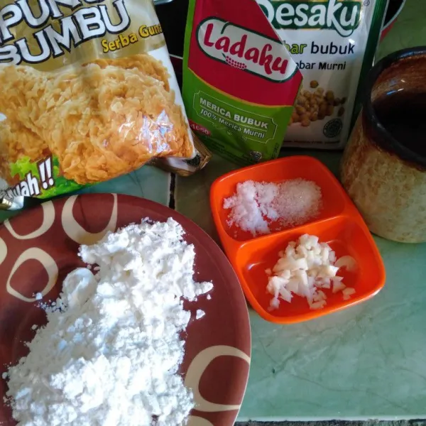 Siapkan bahan larutan.