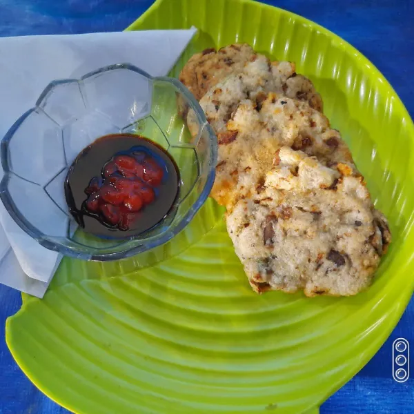 Siap dinikmati dengan saus sambal.