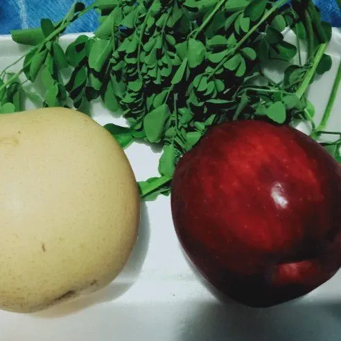 Cuci bersih semua bahan.